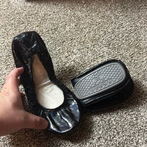 New Shiny Black, Storehouse Flats, size 7